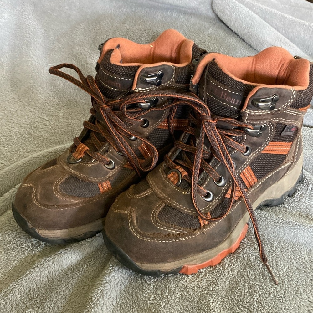 LLBean Artic Grip Winter Boots Youth Size 2 Preowned.